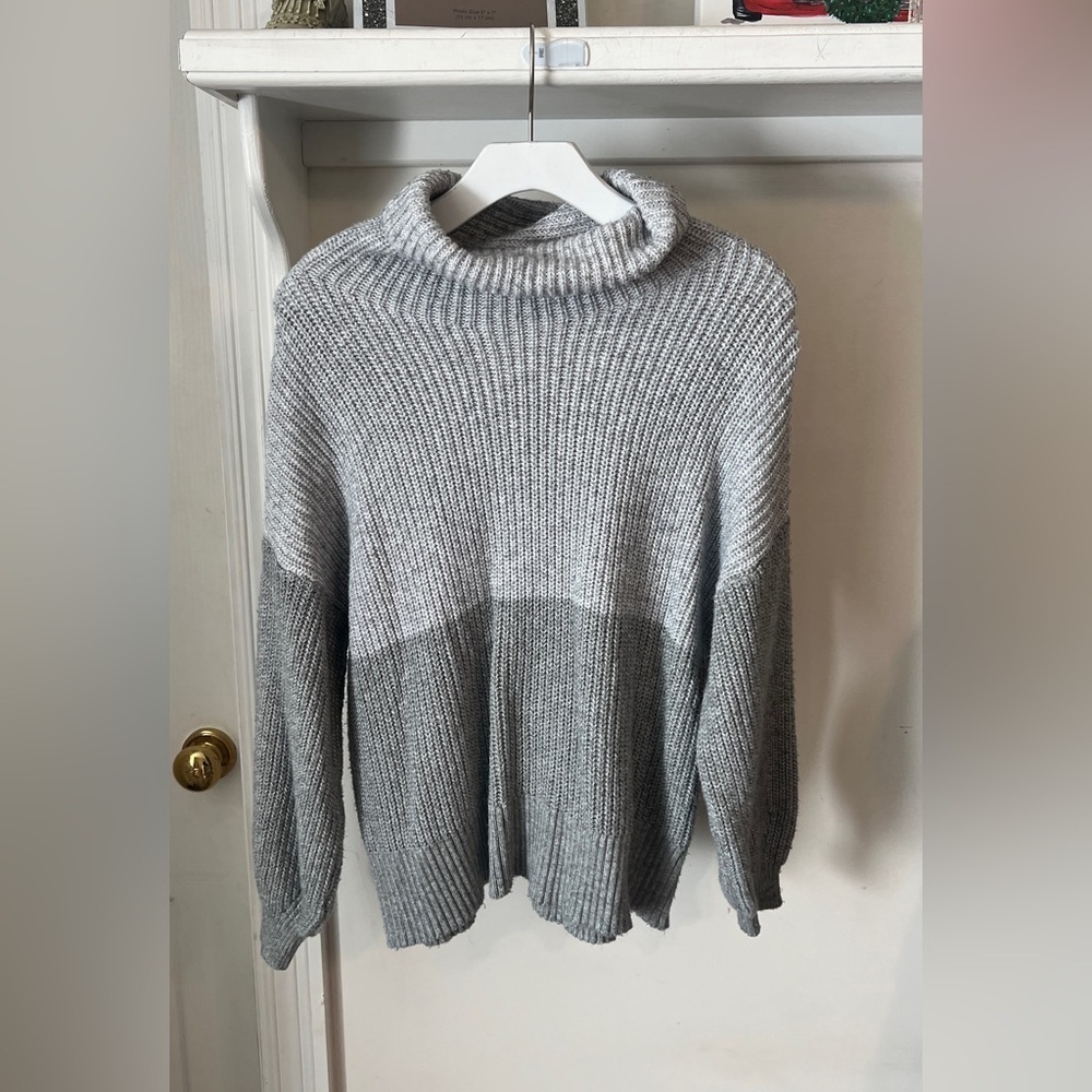 FINAL PRICE American Eagle Outfitters Two-Tone Gray Turtleneck Sweater